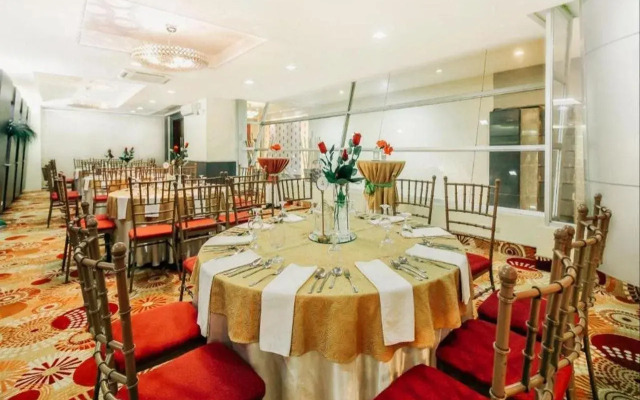 Greenhills Elan Hotel