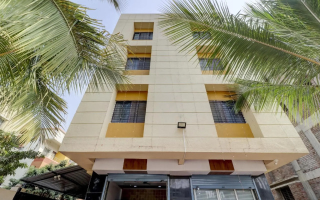 Royal Rest Rooms by OYO Rooms