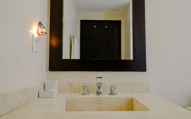 Lotus-5 by Playa District