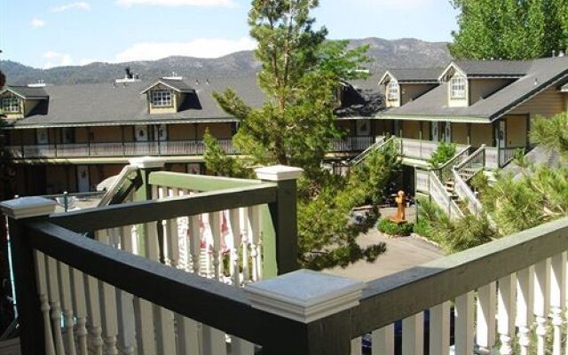 Rodeway Inn & Suites Fireside Lodge
