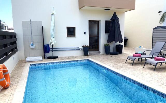 Serena Holiday Villa DPS6