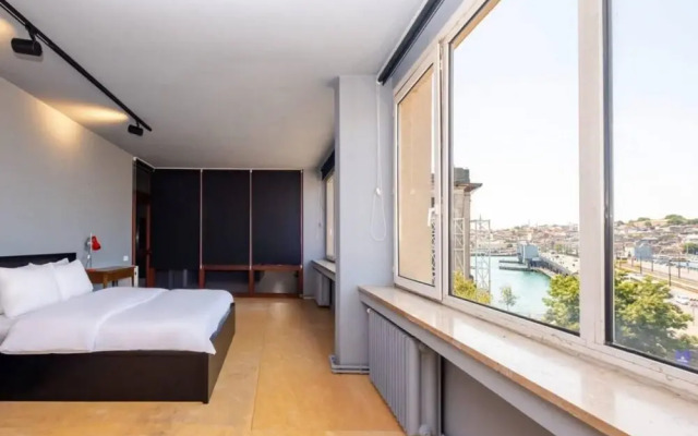 Flat With Karakoy View Near Ferry Station