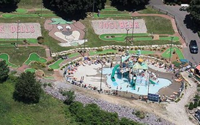 Yogi Bear's Jellystone Park Camp-Resort Wisconsin Dells