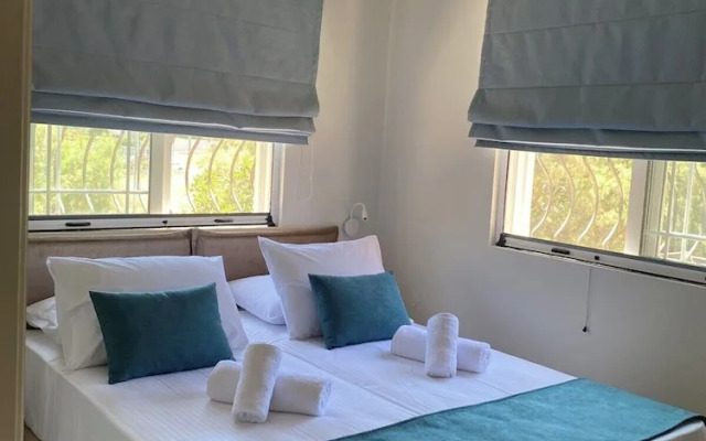 Villa Fleria Seaside Studios & Apts