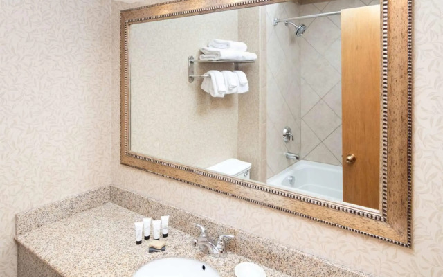 Red Lion Hotel Kennewick Columbia Center