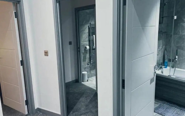 Spacious Urban City Apartment