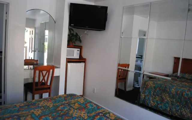 Rose Bowl Motel