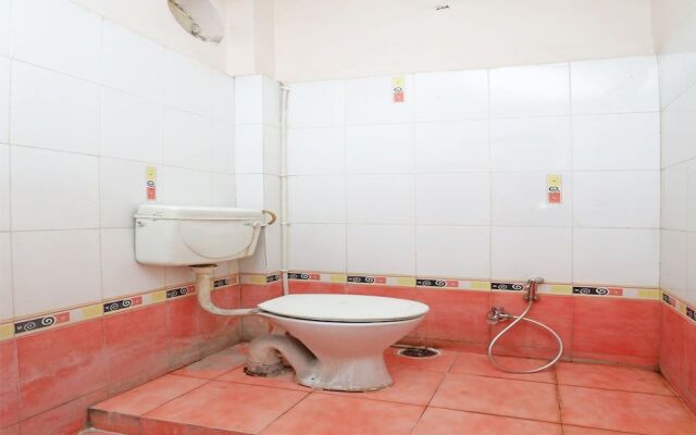 OYO 12546 Hotel Madhuban