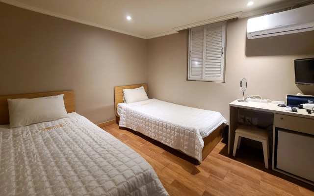 Hotel Mini