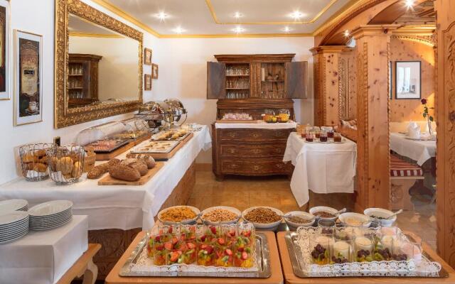 Swiss Alpine Hotel Allalin