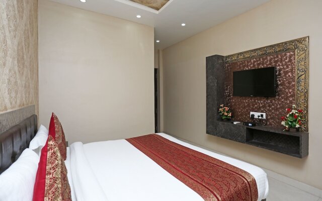 OYO 10338 Hotel Aadesh Palace
