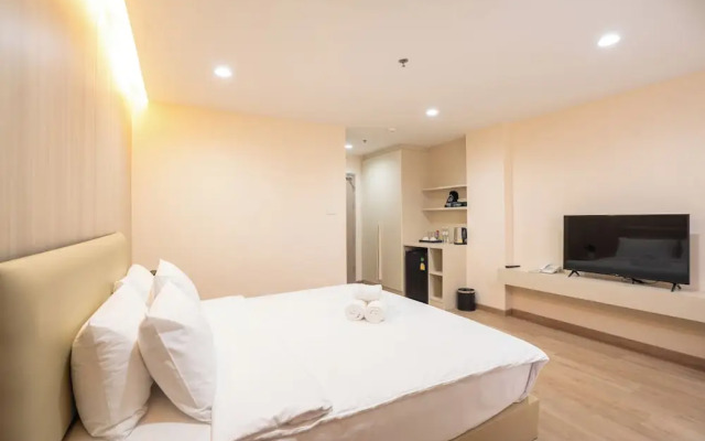 Oriole Residence