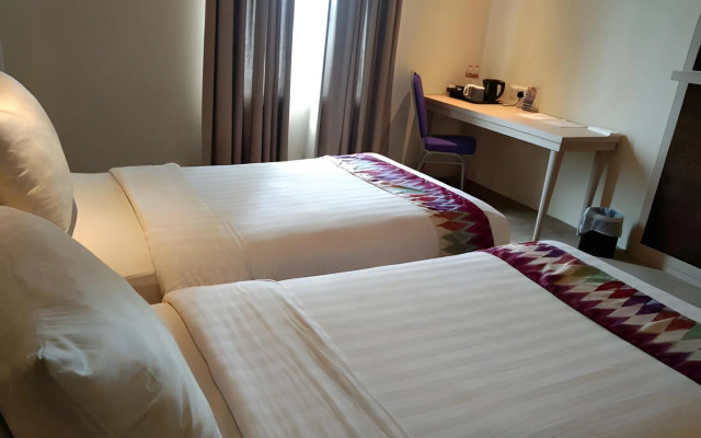 W Three Premier Hotel Lagaligo