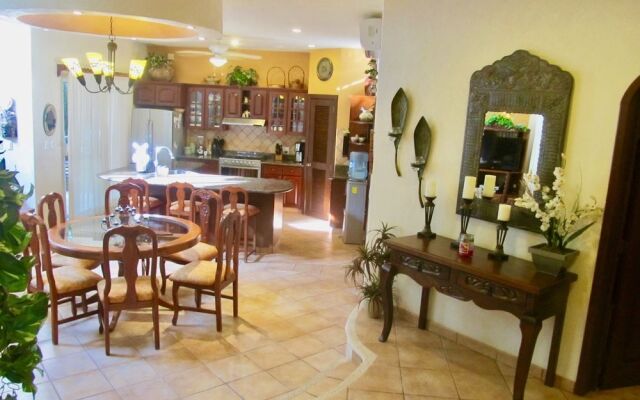 PlayaCar House MZ 28 by Playa Paradise