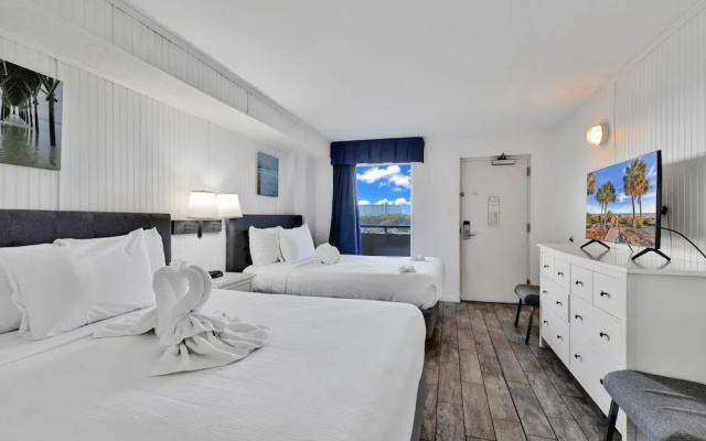 Boardwalk Resort by Hosteeva