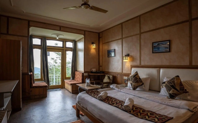 Hotel Robinsson Palace – Guest Rooms – Nainital