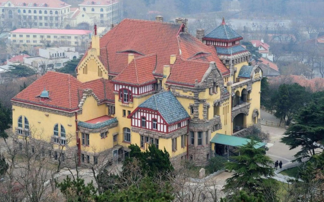 Qingdao The Castle Hotel