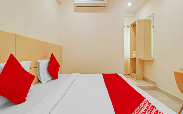 Super OYO Flagship Landcorp Hotels Near Shilparamam