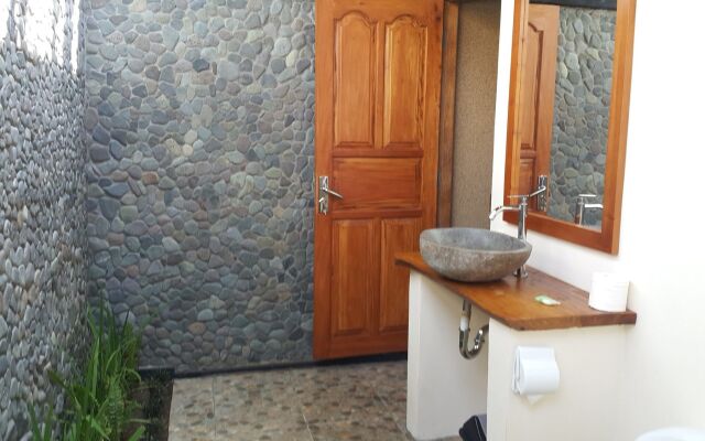 Mango Tree Inn