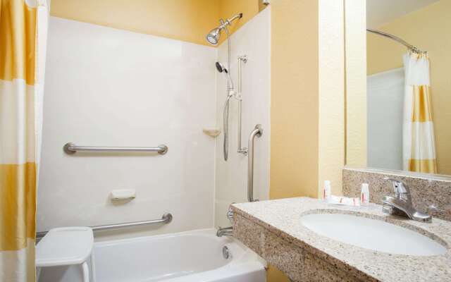 Baymont by Wyndham Madison Heights Detroit Area