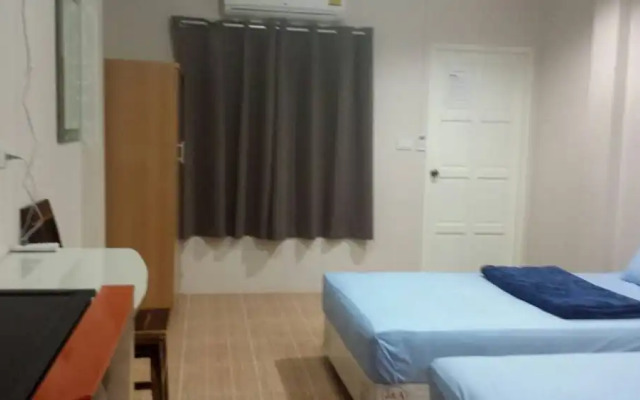 Sairee Center Guesthouse