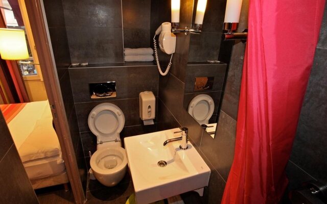 Plug Inn Boutique Hostel