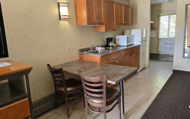 Lakeview Inns & Suites - Hinton