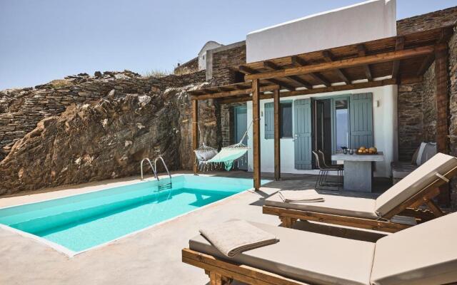 Niva Pool Suites