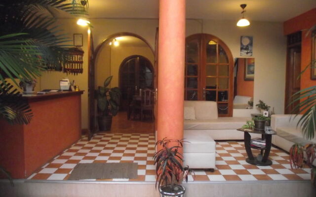 Las Brisas Hostal