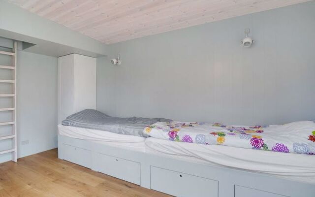 "Smeralda" - 10m from the sea in Sealand