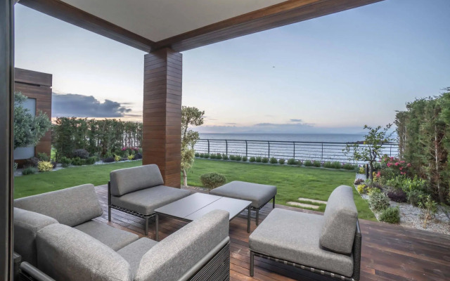 Red Rock Hotel & Suites by Selvese