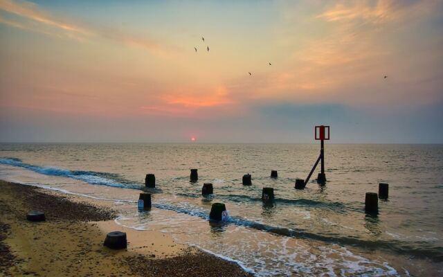 4 Sea View Walk, Pakefield