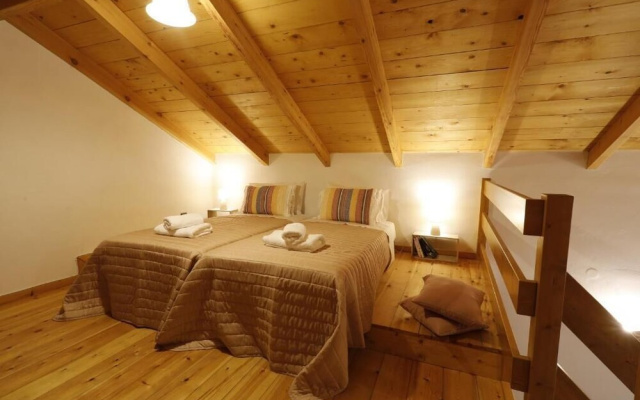 Ontas by Praxithea Traditional Home