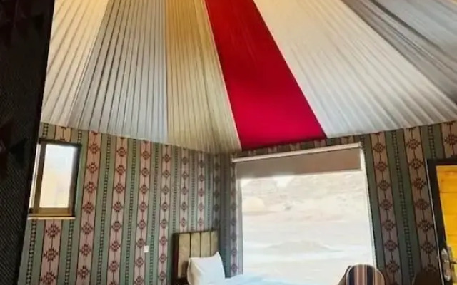 Luxury purple bubble tents