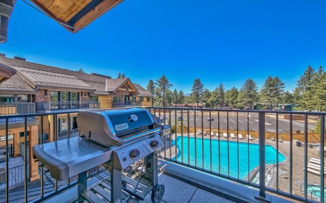 Luxury Residence - Gondola across the Street 2 Bedroom Condo by RedAwning