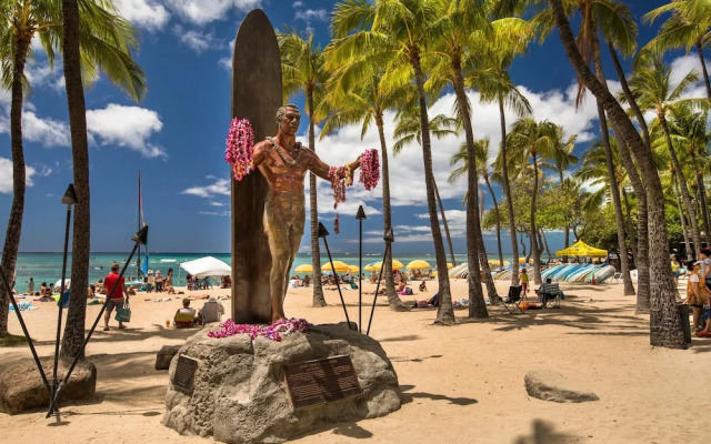 Waikiki Banyan 1BR Condos with No Parking