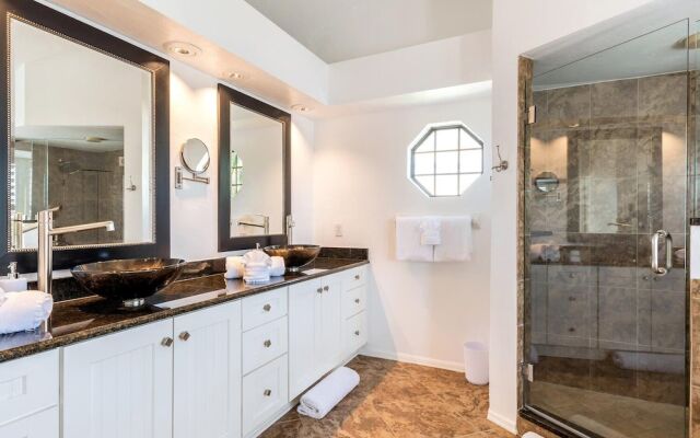 Blue Lagoon Estate
