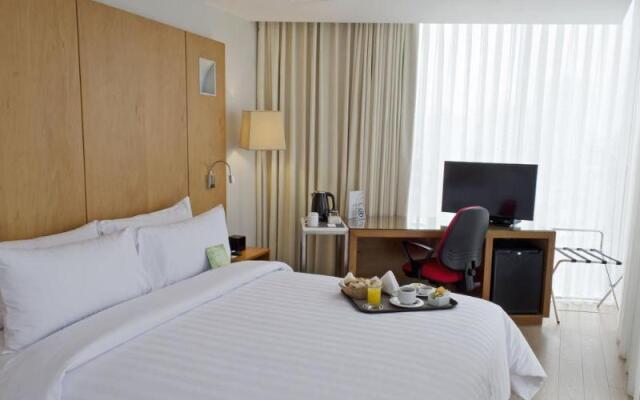 Ramada Encore Lima San Isidro