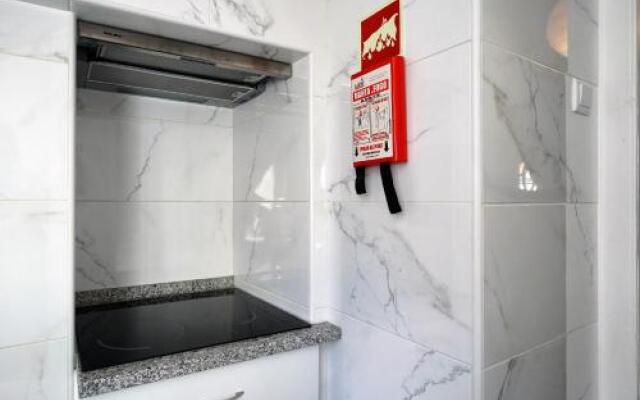 Trendy Alcantara Apartment