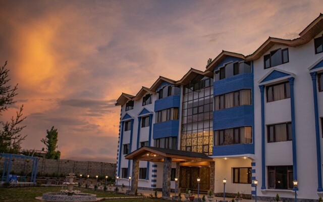 Kashmir Holiday Resort