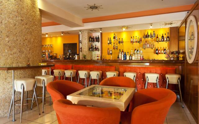 Alea Hotel & Studios