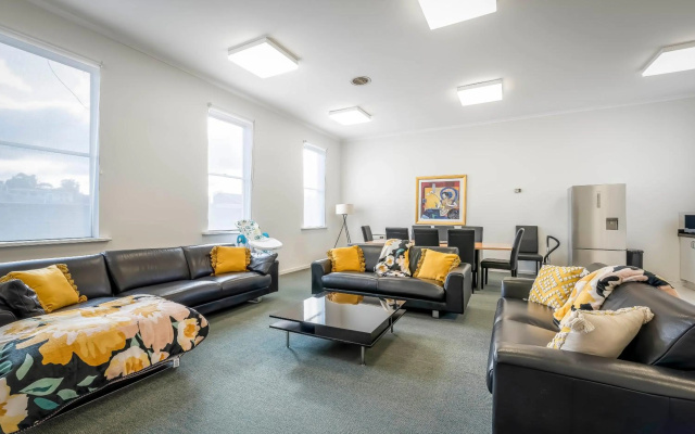 4 Bedroom House - Hobart CBD - Parking – Guest Rooms – Hobart