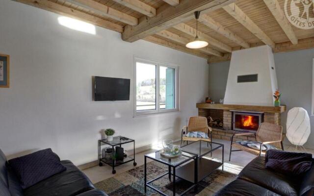 Gîte Saint-Just-Saint-Rambert, 5 pièces, 8 personnes - FR-1-496-195