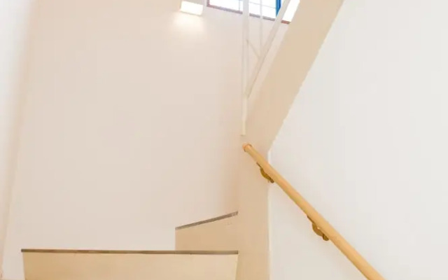 Hotel & Condominium airBest