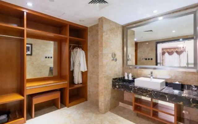 River & Holiday Rezen Hotel Pengshui