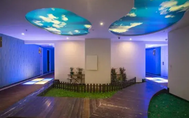 Longting Creative Hotel