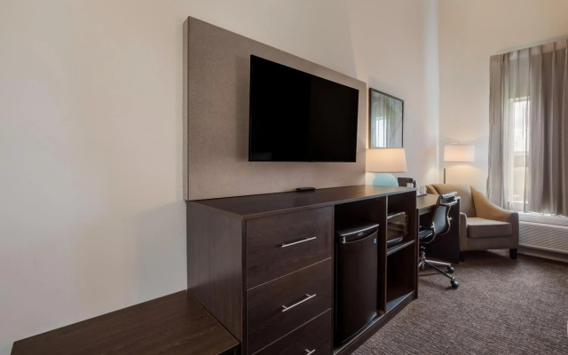 La Quinta Inn & Suites by Wyndham Sulphur (Lake Charles)