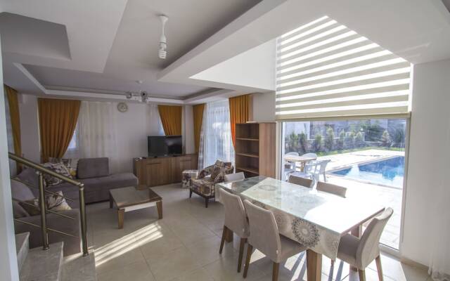 Villa Frezya by Villamnet