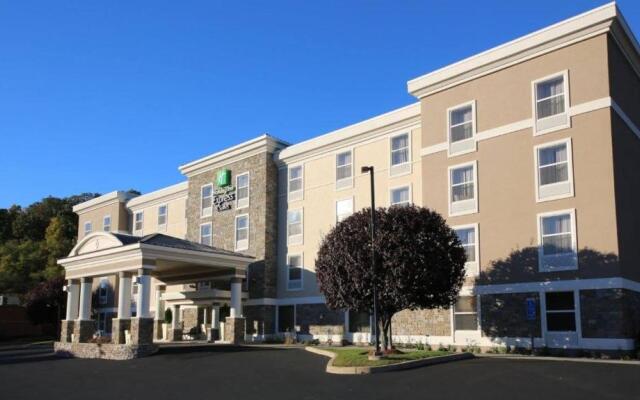 Holiday Inn Express Hotel & Suites Danbury - I-84 by IHG