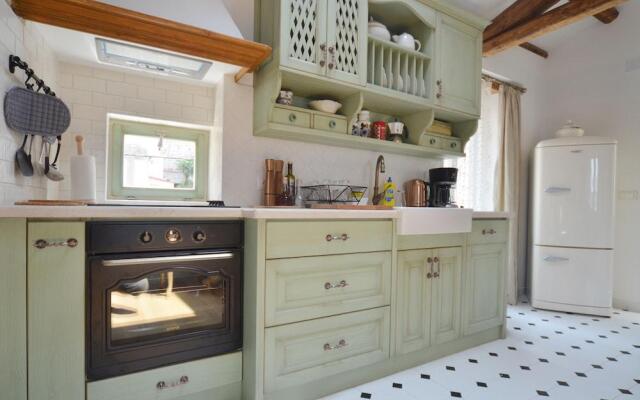 Arnolongo Sea View Studio